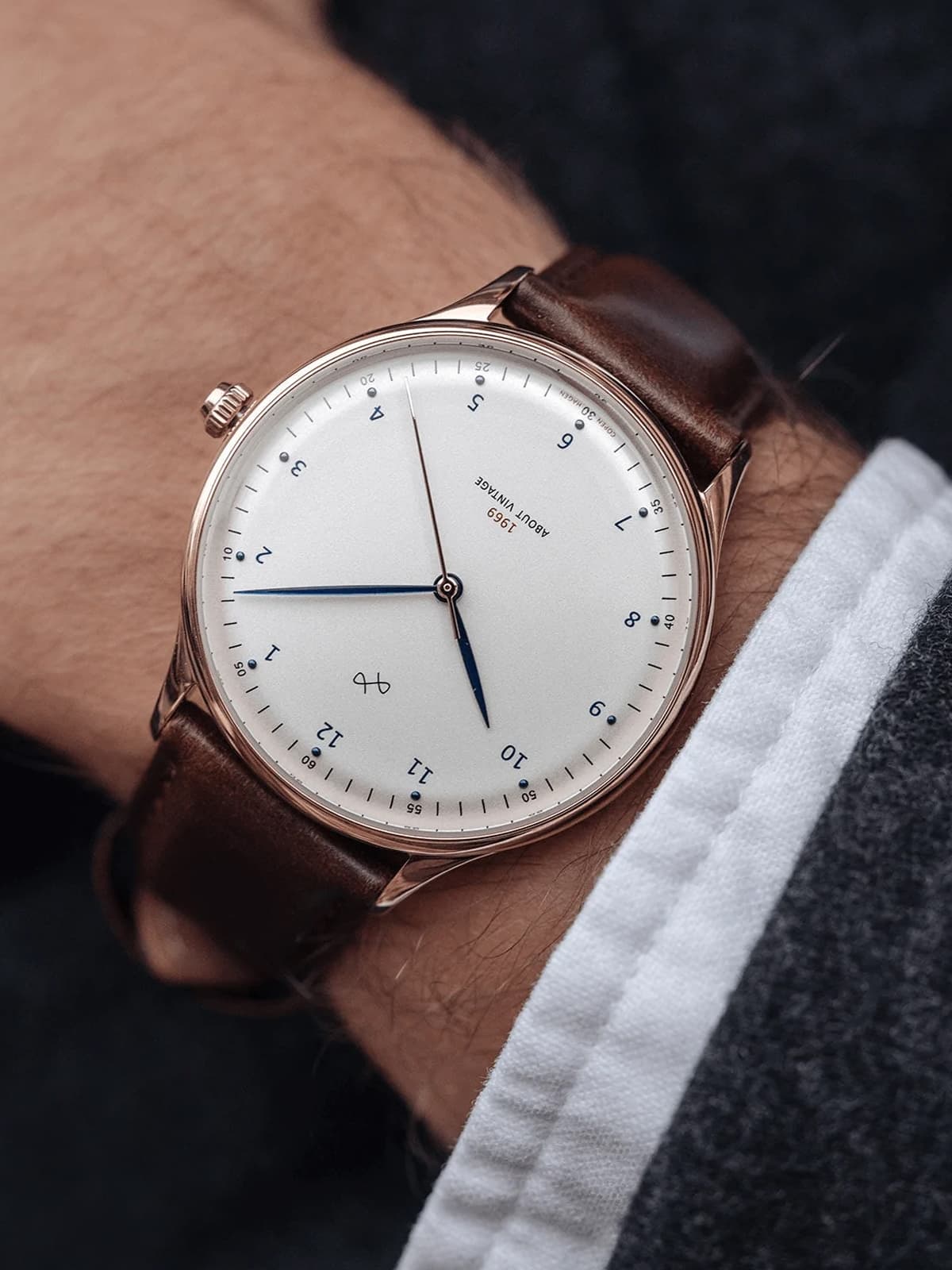 The 1820 Vintage - Gold/White