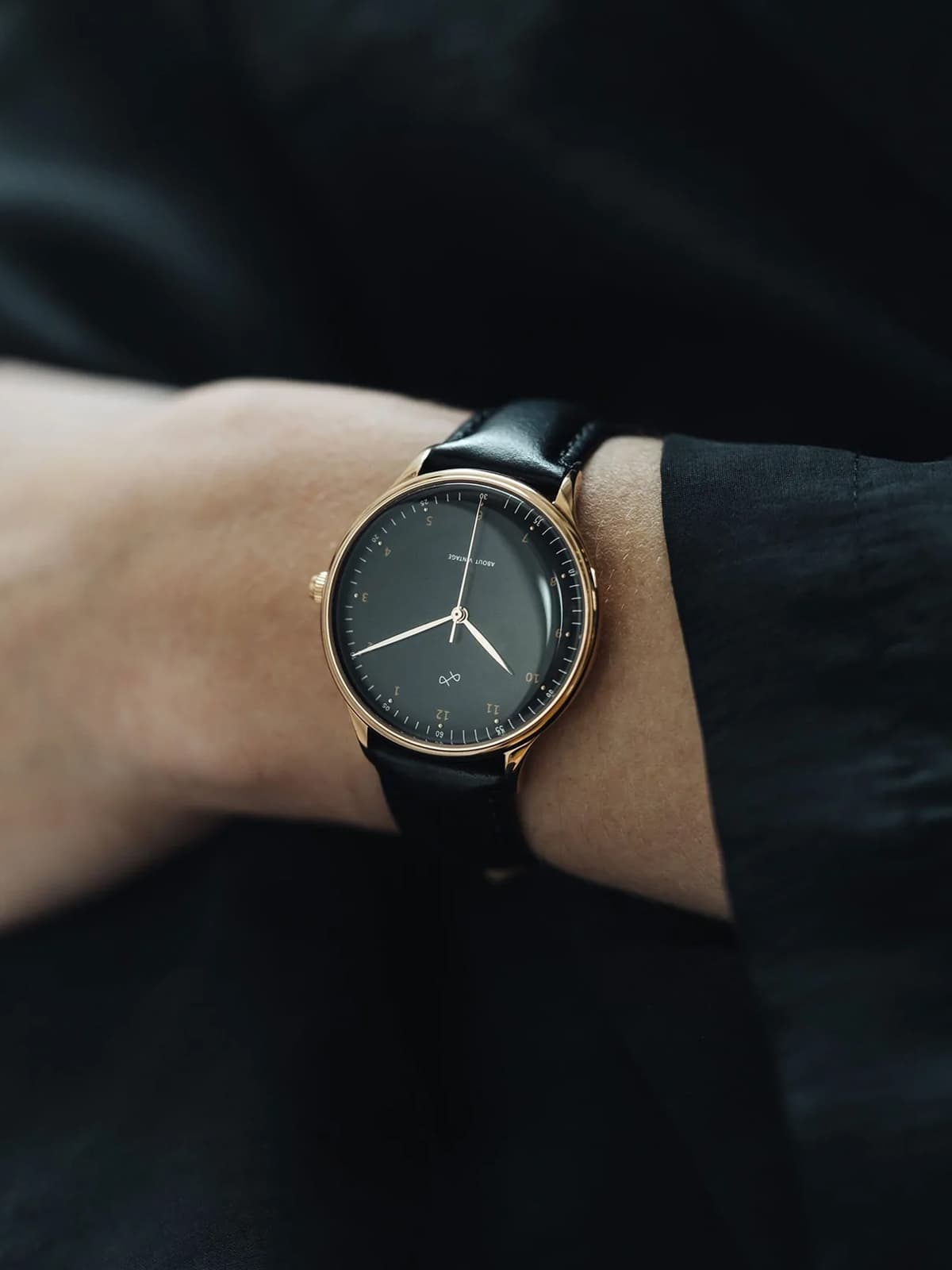 The 1820 Vintage - Gold/White